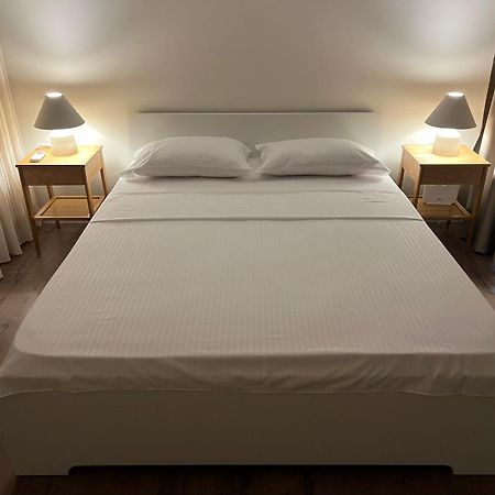 Anna'S Blloku Apartment 티라나 외부 사진