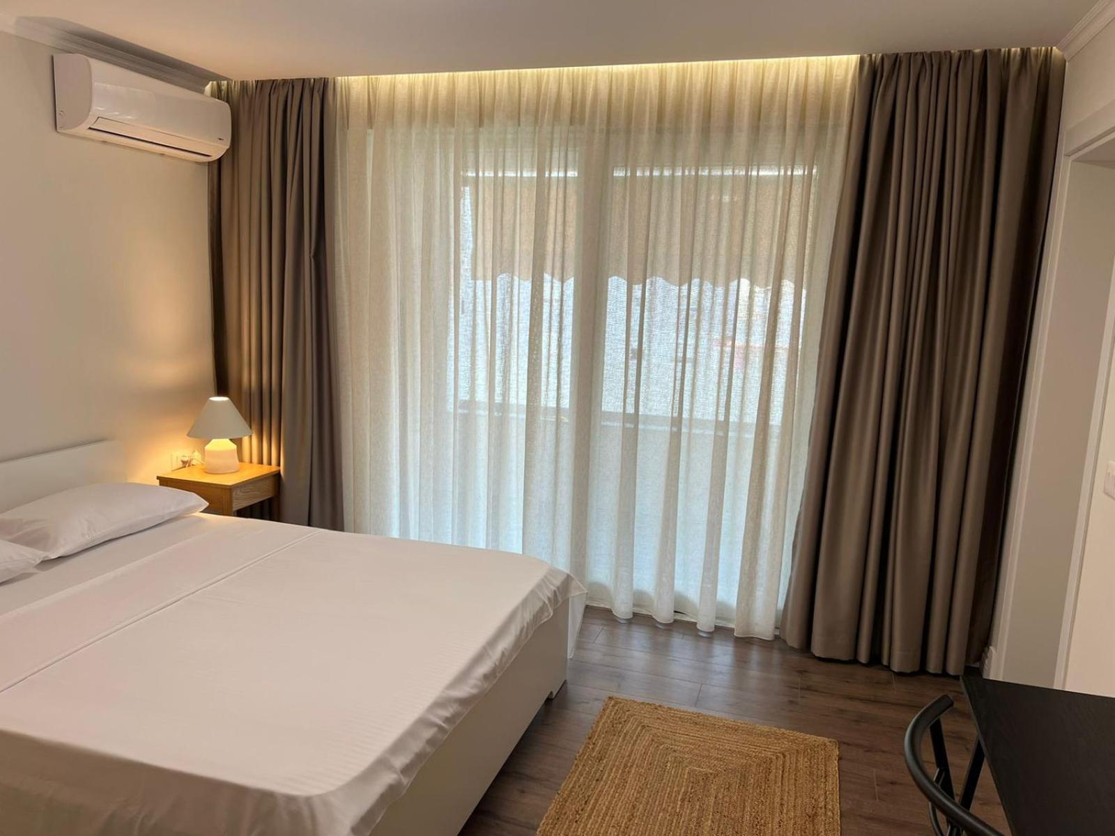 Anna'S Blloku Apartment 티라나 외부 사진