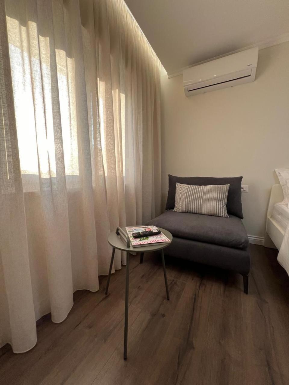 Anna'S Blloku Apartment 티라나 외부 사진