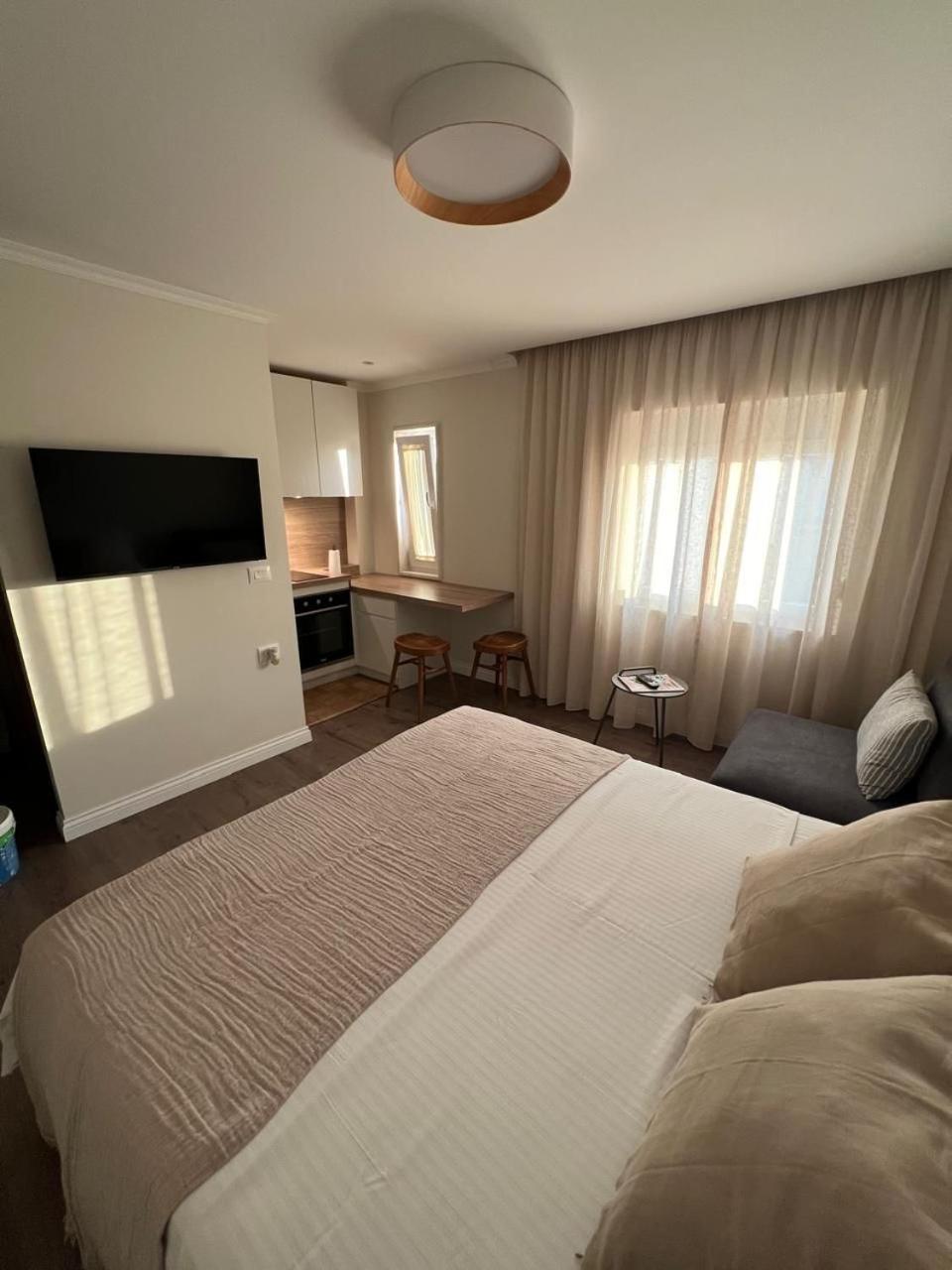 Anna'S Blloku Apartment 티라나 외부 사진